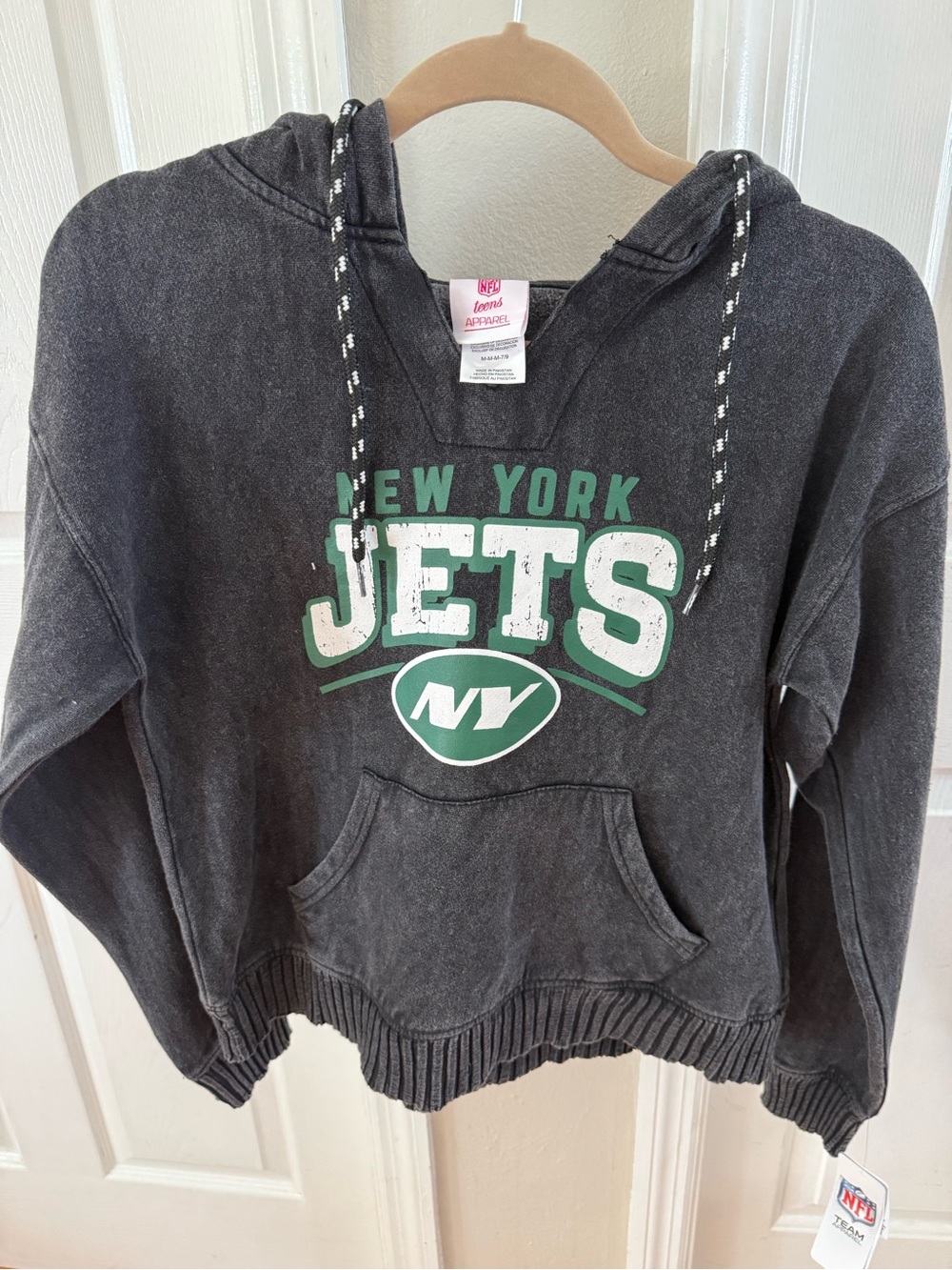 NFL New York Jets Vintage-Style Black Pullover Hoodie with Green & White Logo